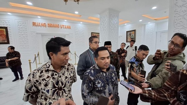 Pelantikan Kepala Daerah Mundur, Komisi II DPR: Tunggu Putusan MK 13 Maret